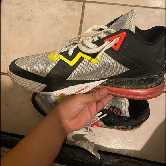 Nike lebron 18 low Sylvester vs tweety space jam - Picture 5 of 8